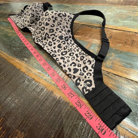 TORRID Mid Impact Leopard Print Underwire Sports Bra NWOT - Picture 12 of 14